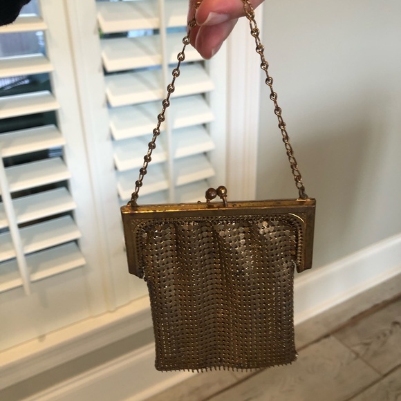 Vintage gold mesh handbag coin purse minaudiere - Picture 2 of 6